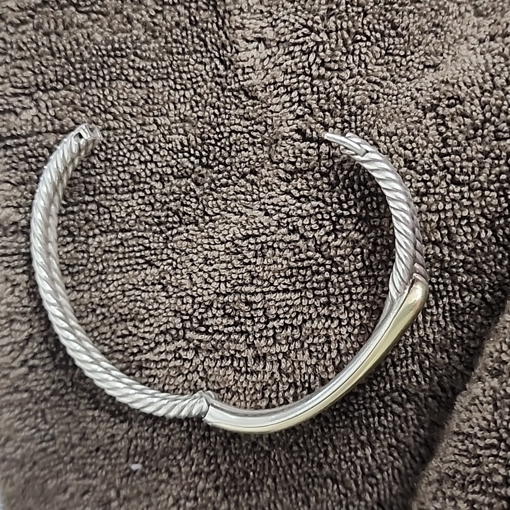 David Yurman bangle bracelet. - Picture 5 of 11
